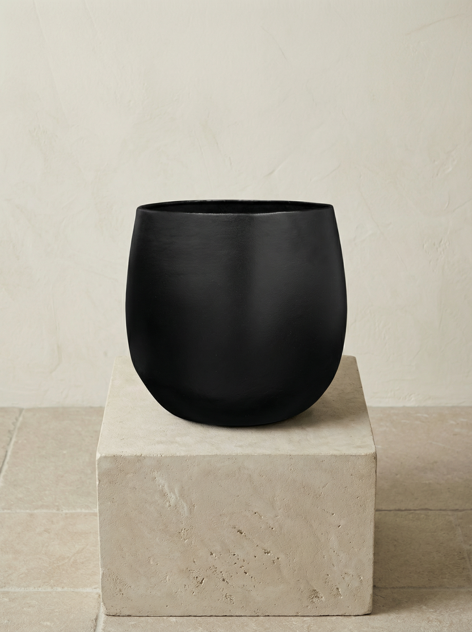Stijn Solid Ceramic Black keramische plantenpot Ø34–45 cm
