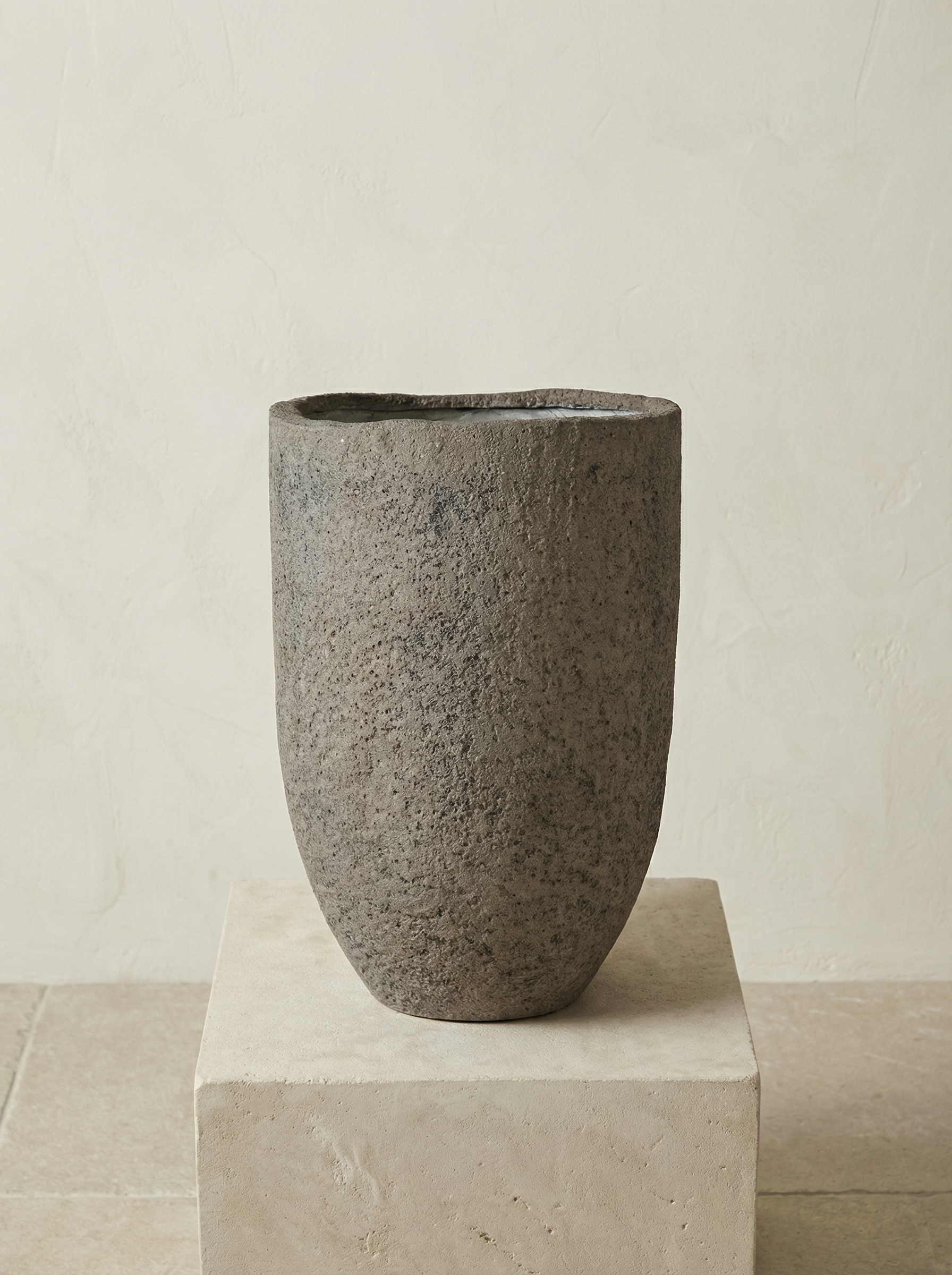 Mountain Hayes Dioriet Grey keramische plantenpot Ø38–52 cm