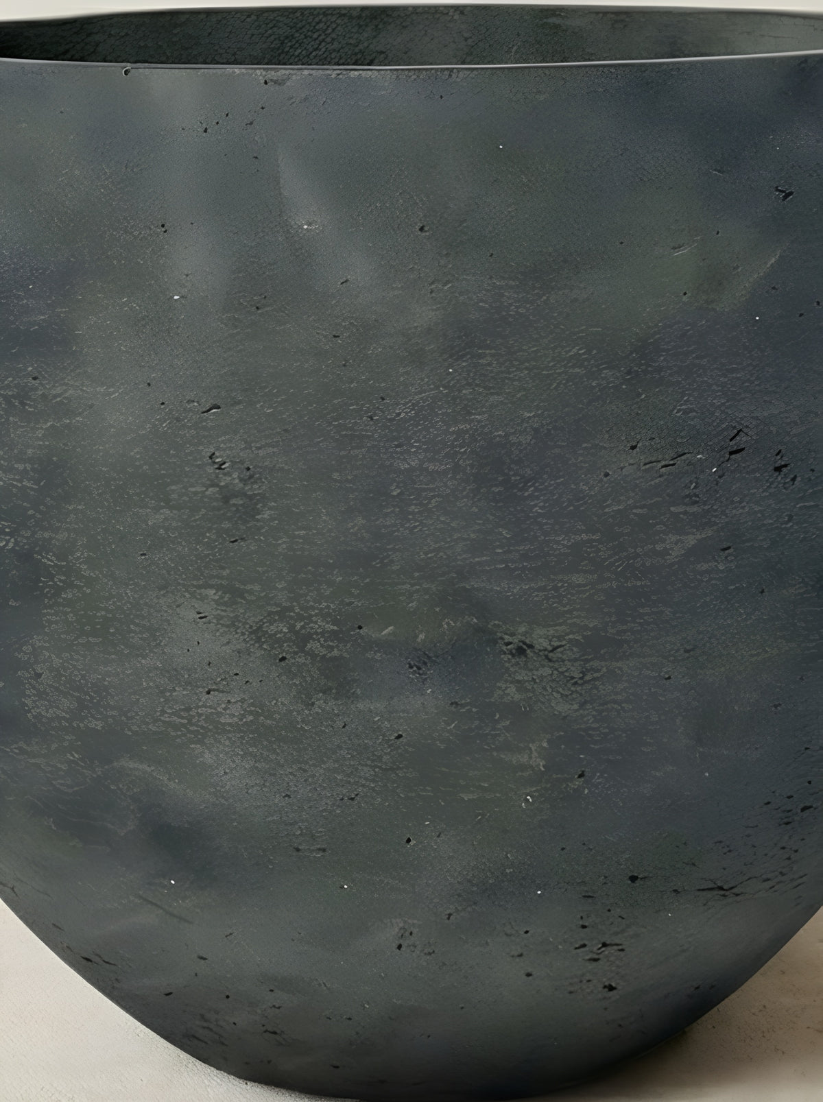 Orb Black Washed plantenpot structuur