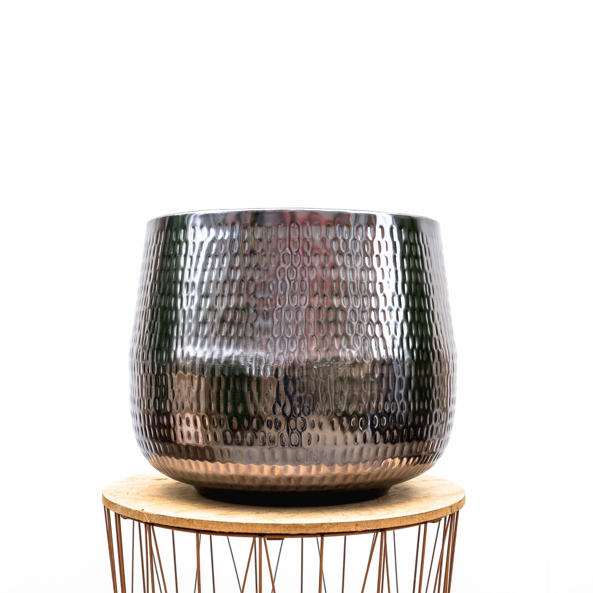 Jenna Lead pot in industrieel interieur